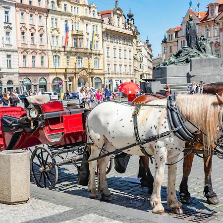 Cozy Homestay At Prague Main Station Extérieur photo