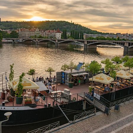 Cozy Homestay At Prague Main Station Extérieur photo