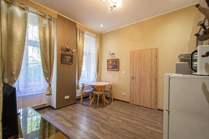 Cozy Homestay At Prague Main Station Extérieur photo