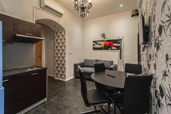 Cozy Homestay At Prague Main Station Extérieur photo