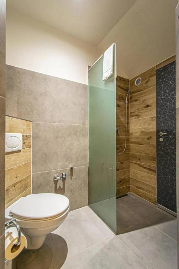 Cozy Homestay At Prague Main Station Extérieur photo