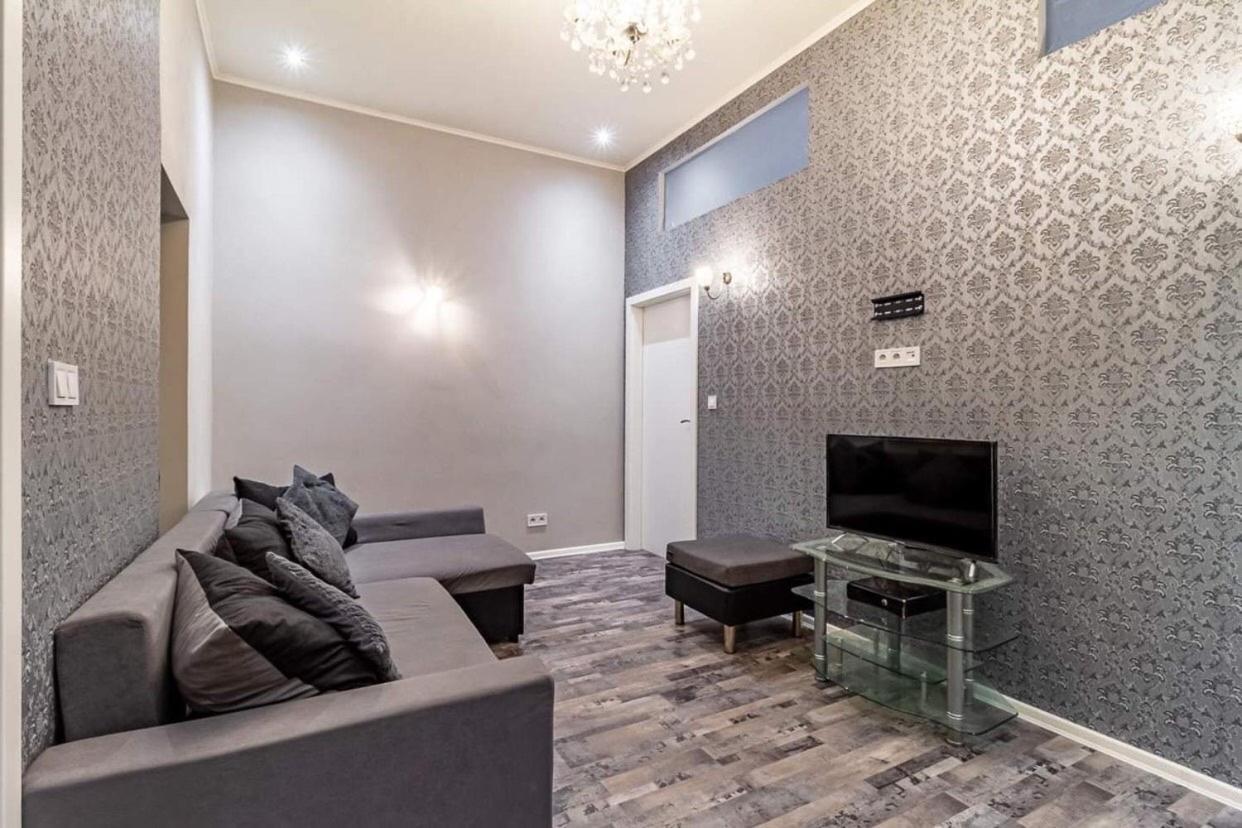 Cozy Homestay At Prague Main Station Extérieur photo