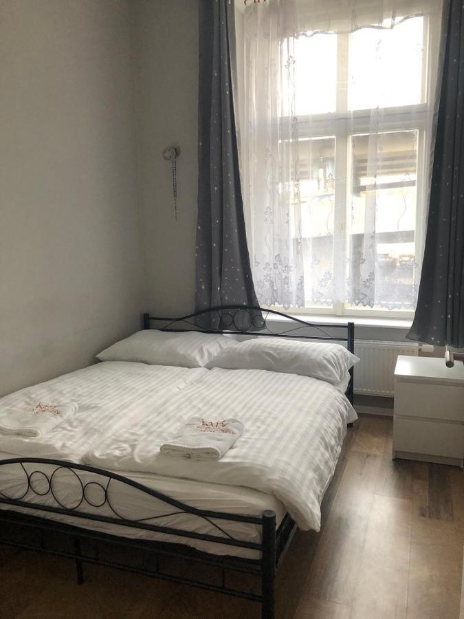 Cozy Homestay At Prague Main Station Extérieur photo