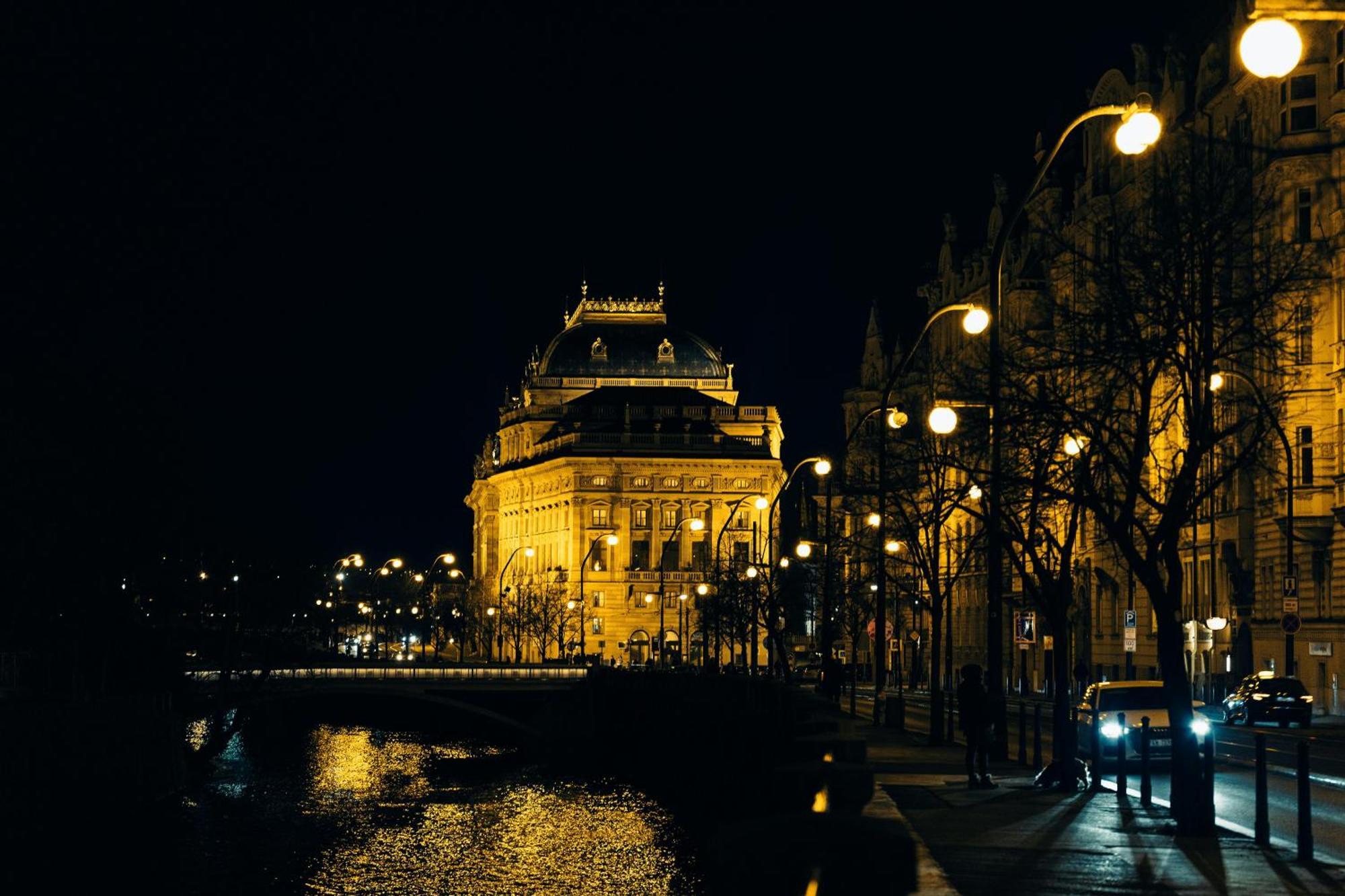 Cozy Homestay At Prague Main Station Extérieur photo