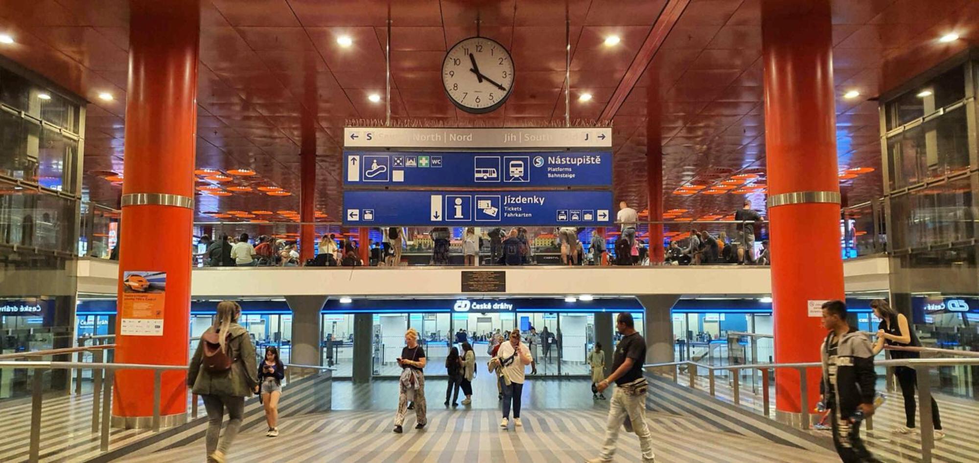 Cozy Homestay At Prague Main Station Extérieur photo